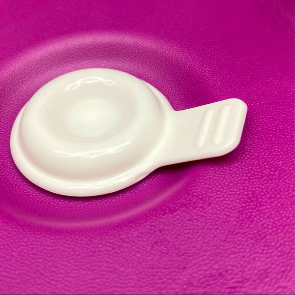 Tupperware # 6437A-4 Vent & Serve Round Seal REPLACEMENT Purple & White - Picture 4 of 8